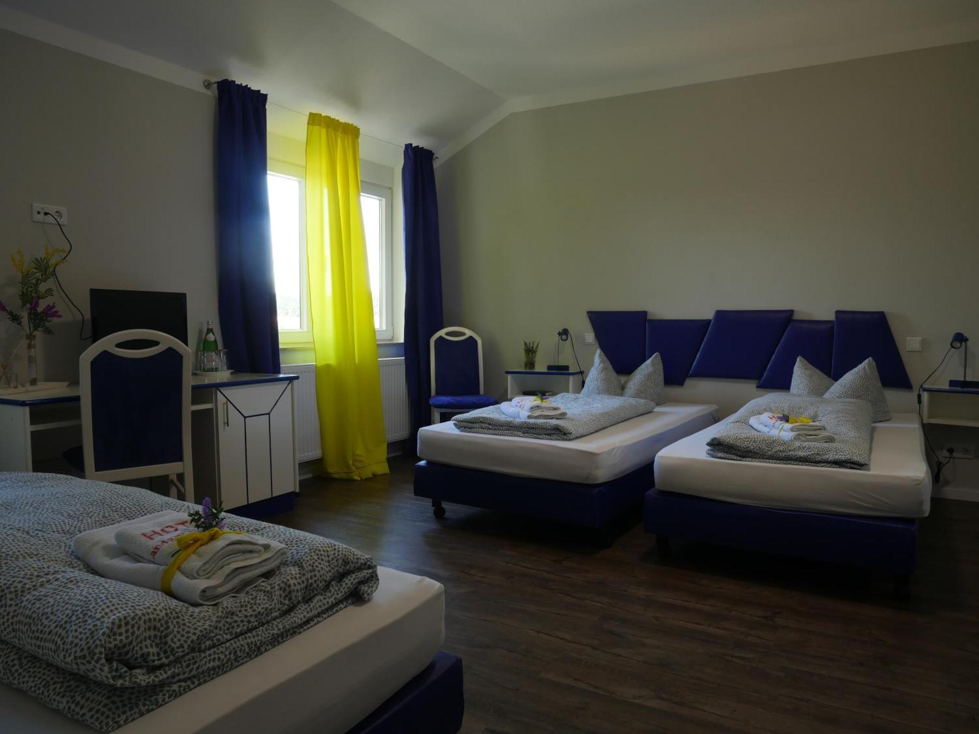 Hotel & Ristorante Positano Radeburg Екстериор снимка